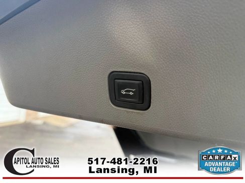 Used 2010 Cadillac SRX Luxury image 18