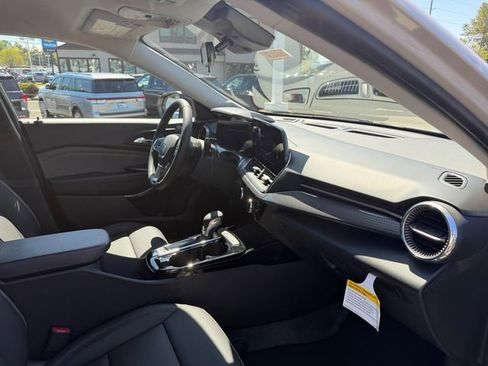 New 2026 Chevrolet Trax ACTIV FWD image 36
