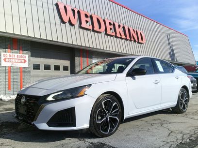 Used 2023 Nissan Altima 2.5 SR w/ SR Premium Package