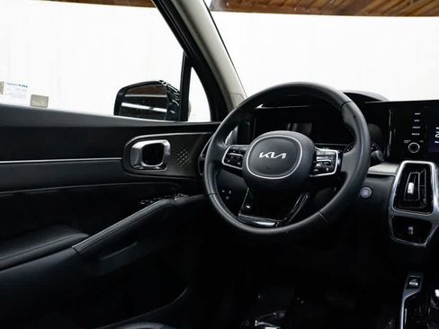 Used 2022 Kia Sorento SX AWD/4WD image 11