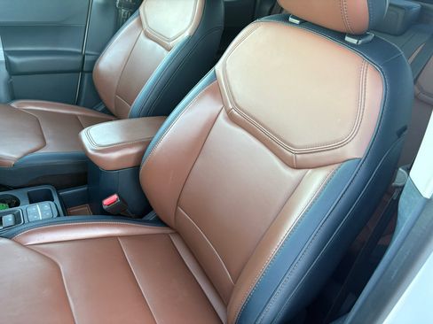 Used 2024 Ford Maverick Lariat image 18