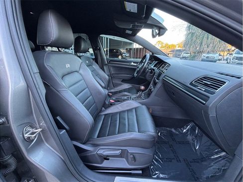 Used 2017 Volkswagen Golf R 4-Door image 41