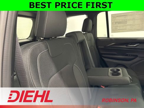 New 2025 Jeep Grand Cherokee Laredo X image 12