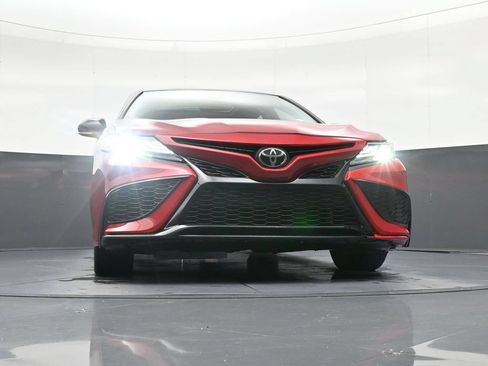 Used 2022 Toyota Camry XSE FWD image 17