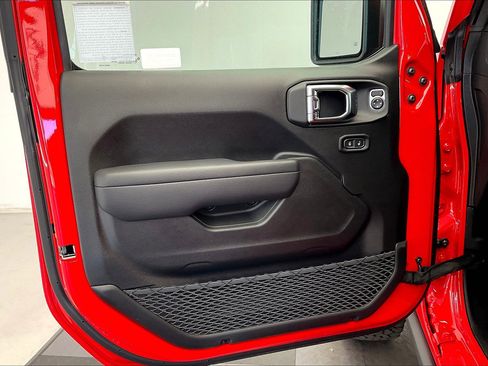 New 2025 Jeep Wrangler Unlimited Rubicon image 12