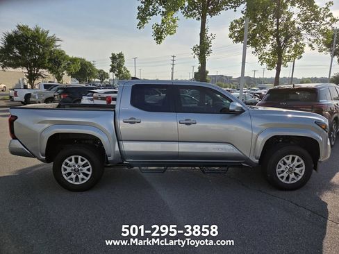 Used 2026 Toyota Tacoma SR5 AWD/4WD image 4