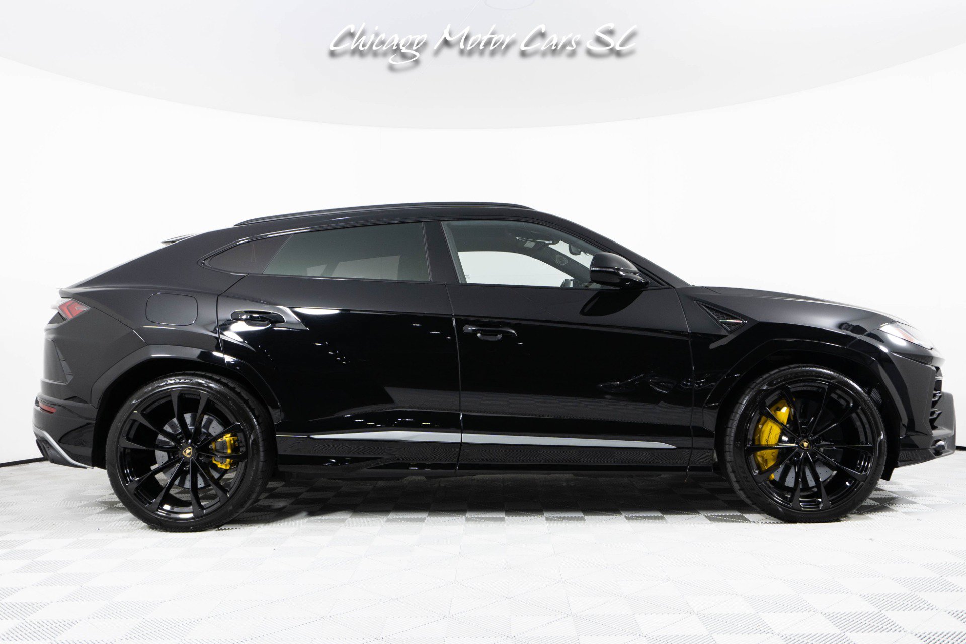 Used 2021 Lamborghini Urus AWD/4WD image 8
