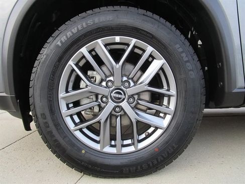 Used 2023 Nissan Rogue S image 21