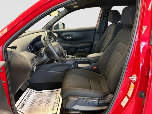 Used 2025 Honda HR-V Sport image 12
