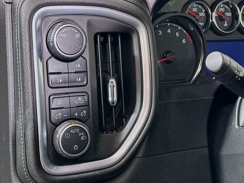 Used 2019 Chevrolet Silverado 1500 RST image 11