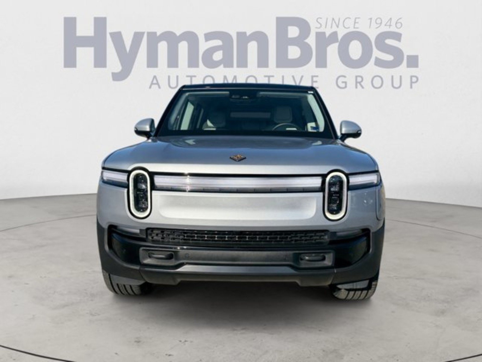 Used 2025 Rivian R1S Adventure Dual AWD/4WD image 8