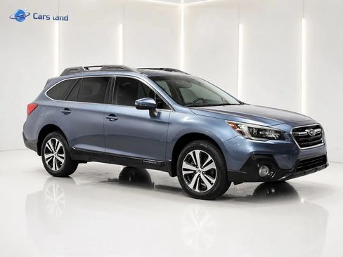 Used 2018 Subaru Outback 3.6R Limited w/ Popular Package #2 AWD/4WD image 2