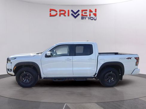 New 2026 Nissan Frontier PRO-4X w/ Pro-4x Convenience Package image 2