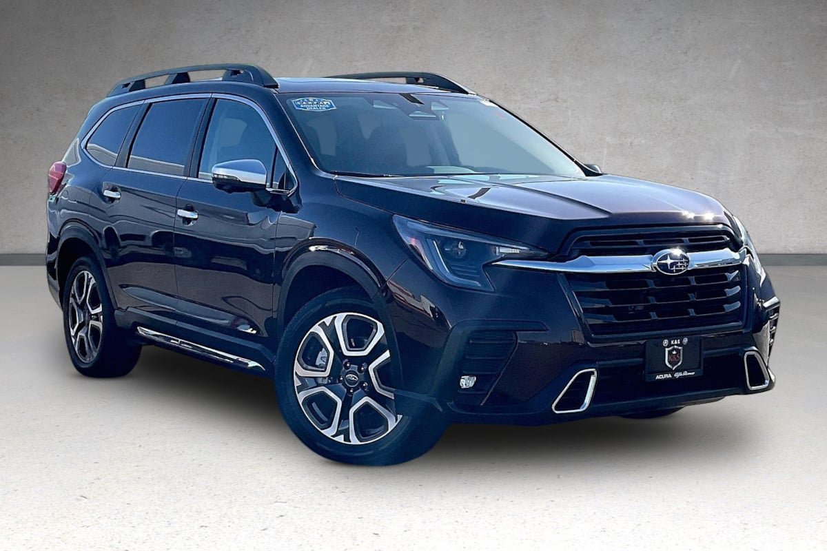 Used 2023 Subaru Ascent Touring AWD/4WD image 2