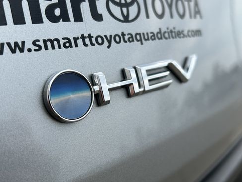 Certified 2025 Toyota Sienna XLE FWD image 10