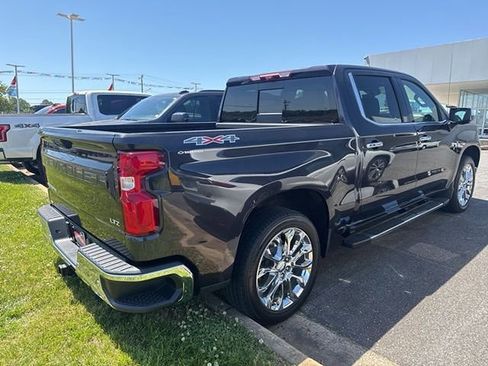 Used 2023 Chevrolet Silverado 1500 LTZ w/ Technology Package AWD/4WD image 4