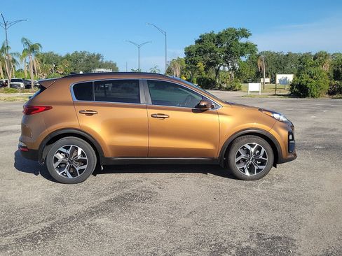 Used 2020 Kia Sportage EX w/ EX Technology Package FWD image 5