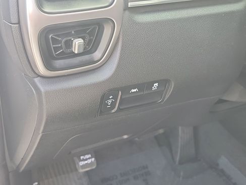 Used 2023 Kia Sorento LX image 20