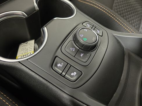Used 2020 GMC Terrain SLE w/ Driver Convenience Package AWD/4WD image 25