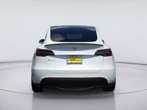Used 2022 Tesla Model Y Performance AWD/4WD image 7