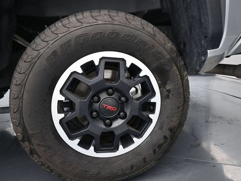 Used 2024 Toyota Tacoma TRD Off-Road AWD/4WD image 15