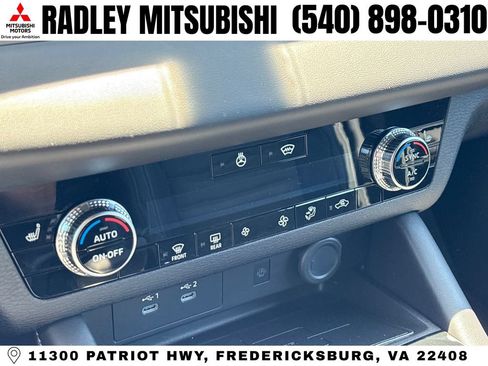 New 2026 Mitsubishi Outlander LE AWD/4WD image 10