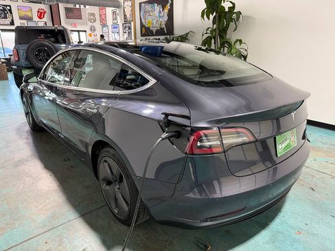Used 2020 Tesla Model 3 Long Range image 4