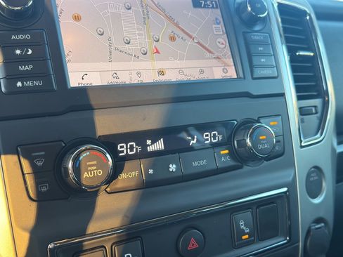 Used 2019 Nissan Titan SV w/ SV Convenience Package image 28