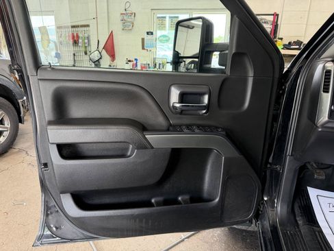 Used 2019 Chevrolet Silverado 1500 LT w/ All Star Edition AWD/4WD image 10