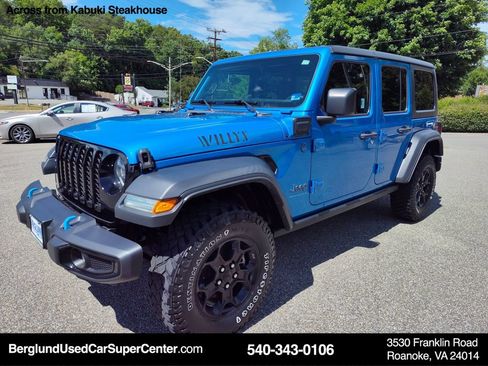 Used 2023 Jeep Wrangler Unlimited w/ Cold Weather Group AWD/4WD image 8