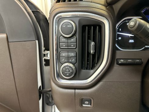 Used 2023 GMC Sierra 3500 Denali w/ Denali Ultimate Package image 23