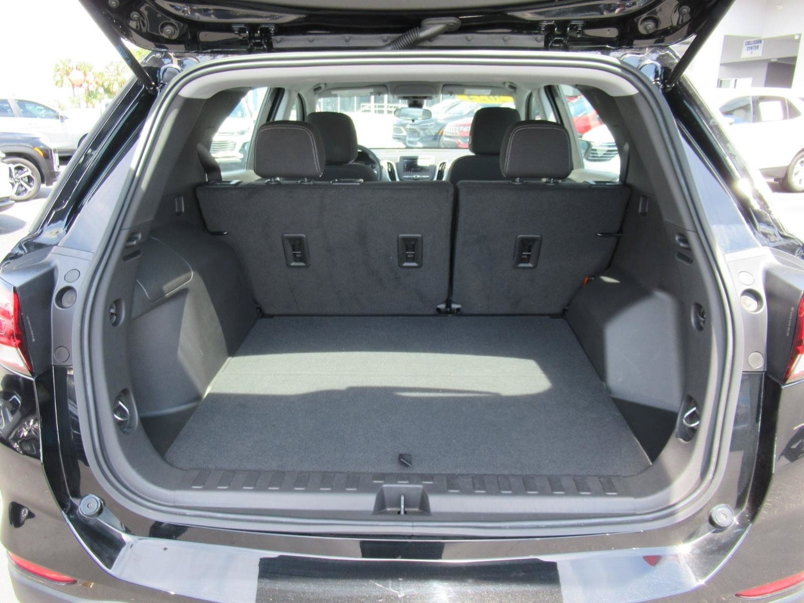 Used 2024 Chevrolet Equinox LS w/ Driver Confidence II Package FWD image 33