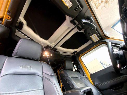 Used 2019 Jeep Wrangler Moab w/ Quick Order Package 24M Moab image 14