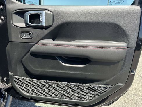 Used 2021 Jeep Wrangler Rubicon AWD/4WD image 19