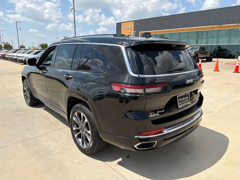 Used 2022 Jeep Grand Cherokee L Overland w/ Advanced Protech Group III AWD/4WD image 3