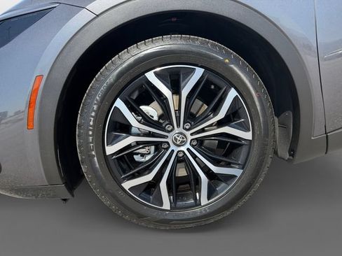 Certified 2024 Toyota Crown AWD/4WD image 12
