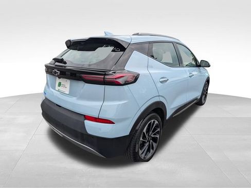Used 2023 Chevrolet Bolt EUV Premier w/ Sun & Sound Package FWD image 7