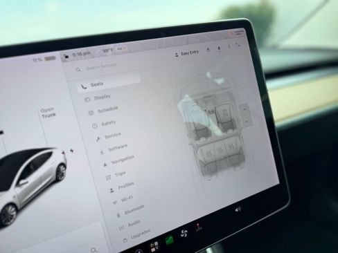 Used 2018 Tesla Model 3 Long Range RWD image 31