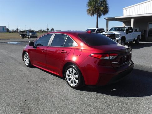 Used 2025 Toyota Corolla LE image 6