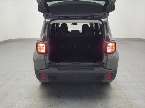 Used 2021 Jeep Renegade Latitude image 29