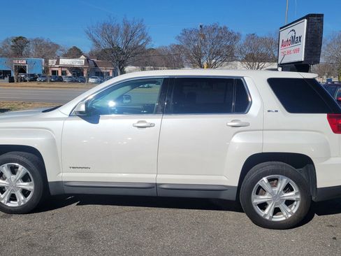 Used 2017 GMC Terrain SLE image 2