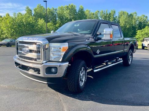 Used 2015 Ford F250 Lariat w/ Lariat Interior Package AWD/4WD image 4
