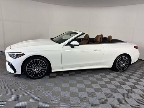 Used 2024 Mercedes-Benz CLE 300 4MATIC Cabriolet image 33