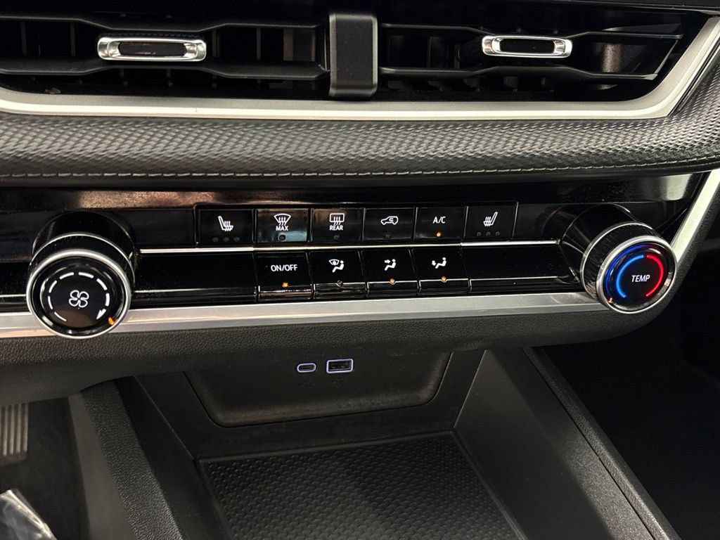 Certified 2026 Chevrolet Equinox LT FWD image 40