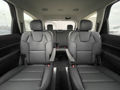 New 2025 Kia Telluride S image 32