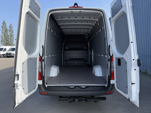 New 2026 Mercedes-Benz Sprinter 2500 image 13