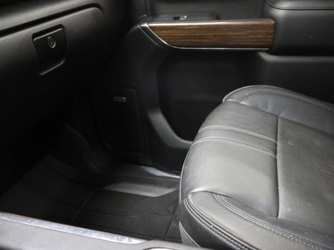 Used 2023 Chevrolet Silverado 2500 High Country image 13