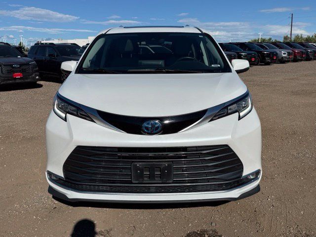 Used 2022 Toyota Sienna Limited AWD/4WD image 9