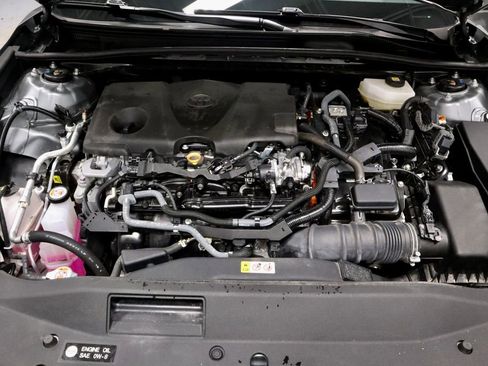 Used 2025 Toyota Camry SE AWD/4WD image 16