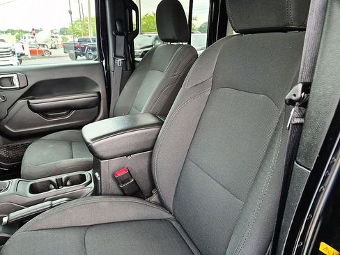 Used 2021 Jeep Wrangler Unlimited Sport AWD/4WD image 14
